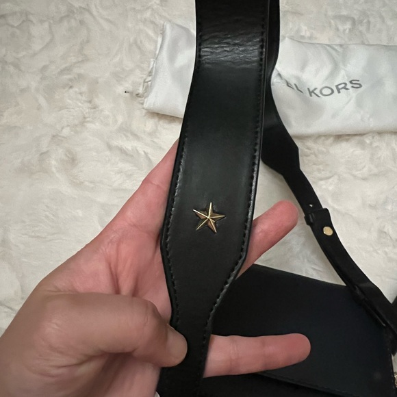 💕 Michael Kors Small Pocket Studded Leather Camera Bag in Admiral Black - Picture 16 of 16